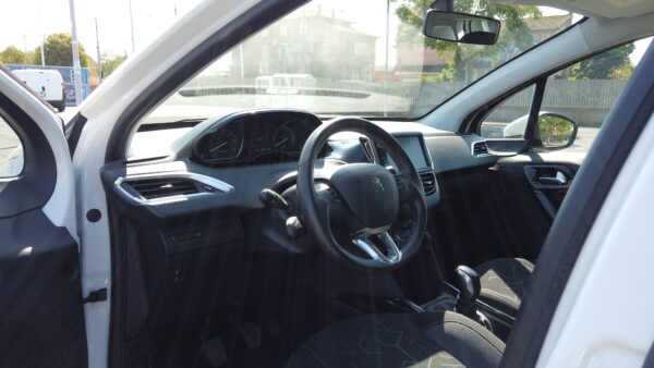 Peugeot 2008 61kw benzina euro6 my2019 - immagine 8