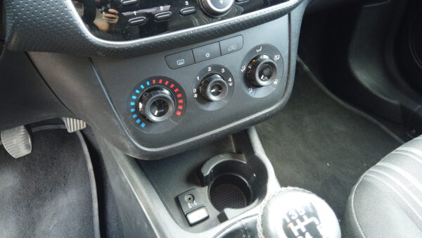 Fiat Punto EVO benzina euro5 - immagine 14